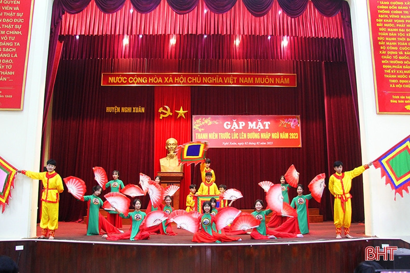 Gặp mặt động viên tân binh Nghi Xuân, Hương Sơn trước ngày nhập ngũ