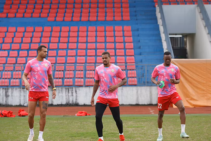 Khai màn V.League: Hồng Lĩnh Hà Tĩnh quyết giành điểm trên sân Pleiku