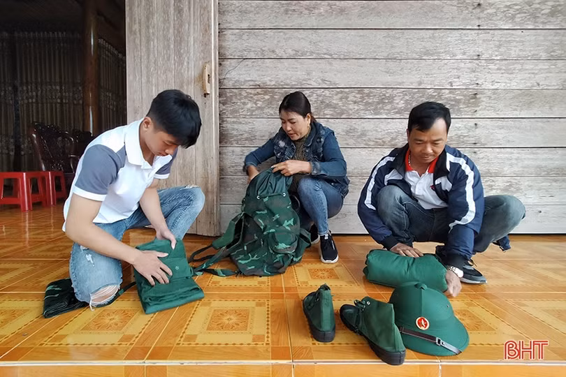 139 con em giáo dân và dân tộc thiểu số ở Hà Tĩnh hăm hở tòng quân