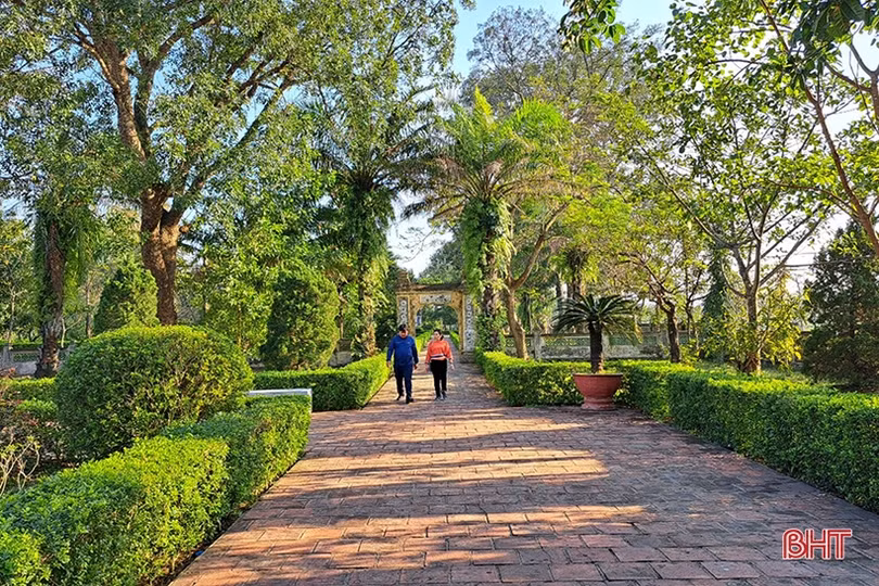 Khu lưu niệm Nguyễn Du đón gần 5.000 lượt khách tham quan