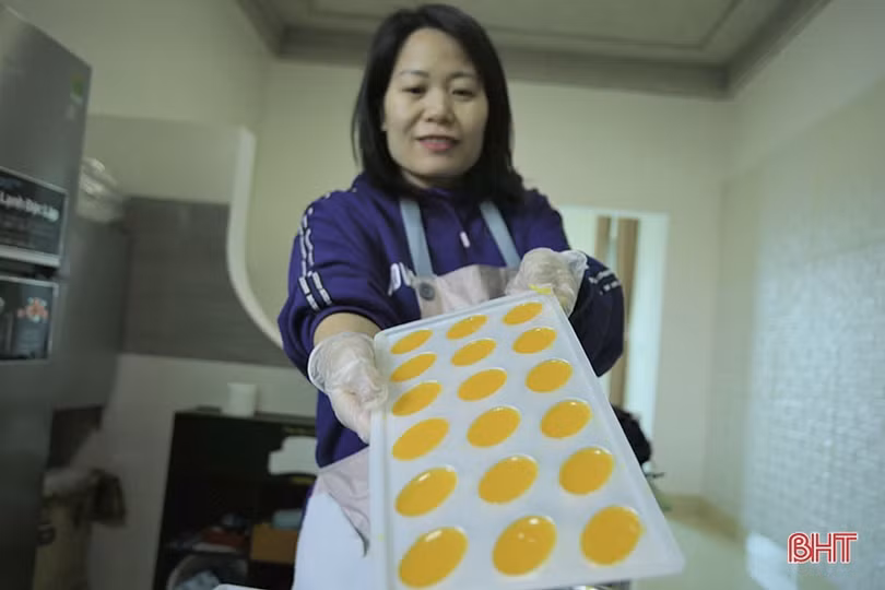 Bánh hũ vàng, thỏi vàng “hút khách” ngày vía Thần Tài ở Hà Tĩnh