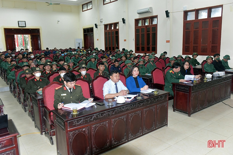 Bồi dưỡng chủ nghĩa yêu nước cho tân binh Hương Khê 