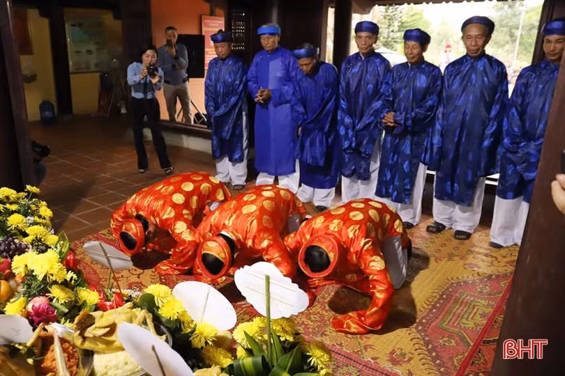 Thành kính dâng hương, lễ tế Đại danh y Lê Hữu Trác