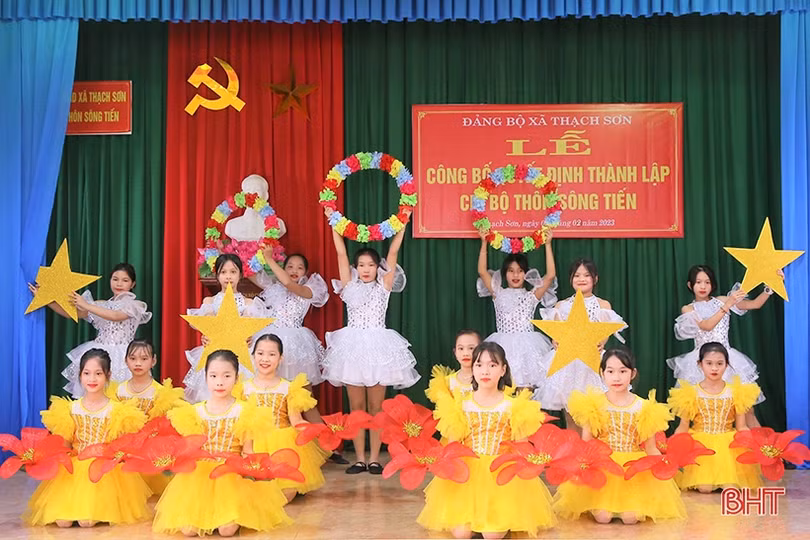 Thành lập chi bộ thôn giáo toàn tòng tại xã Thạch Sơn