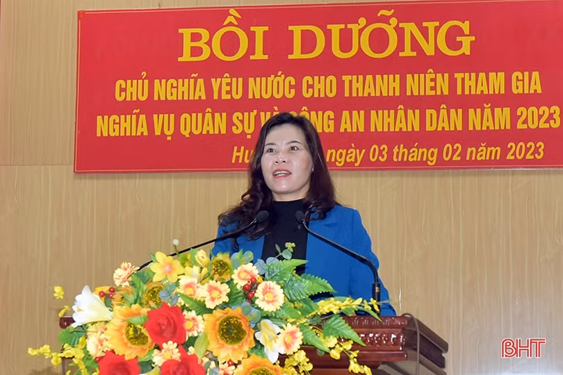 Bồi dưỡng chủ nghĩa yêu nước cho tân binh Hương Khê 