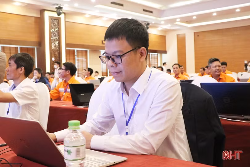 Chuyện về công nhân Điện lực Hà Tĩnh được vinh danh điều độ viên giỏi
