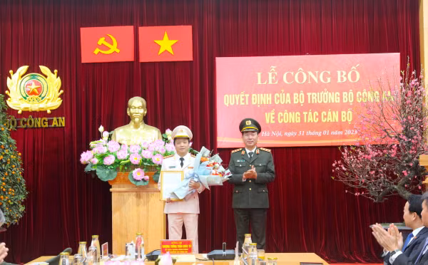 Đại tá Đặng Hồng Đức giữ chức Chánh Văn phòng, Trung tướng Tô Ân Xô tiếp tục là Người phát ngôn Bộ Công an