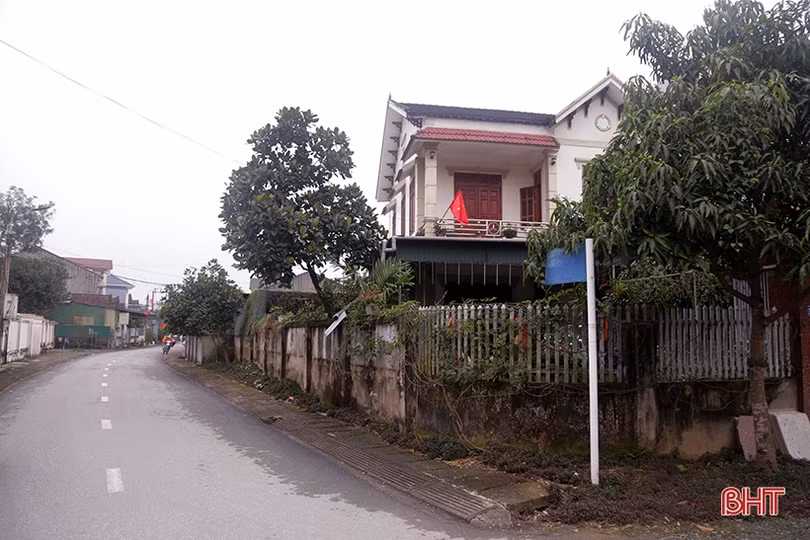 Nhiều bảng tên đường ở thị trấn Thạch Hà “làm khó” người tham gia giao thông