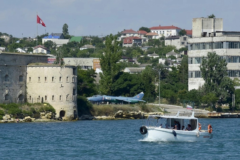 Nga quốc hữu hóa tài sản Ukraine ở Crimea
