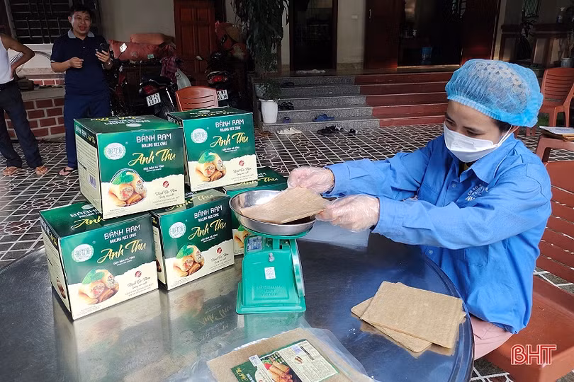 Cơ sở sản xuất OCOP Hà Tĩnh rộn ràng đơn hàng “khai xuân”