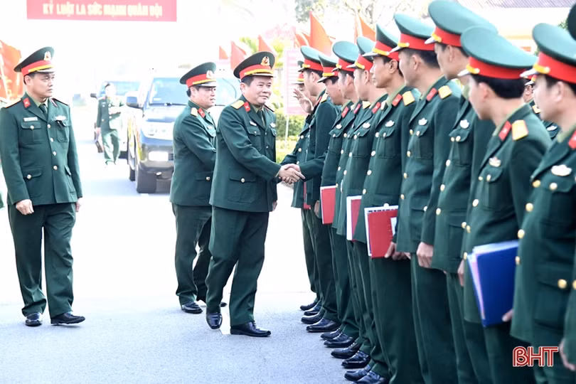 Kiểm tra toàn diện kết quả thực hiện nhiệm vụ QS-QP tại huyện Lộc Hà