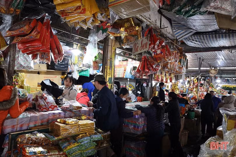 Người Hà Tĩnh tất bật sắm lễ cúng rằm tháng Giêng