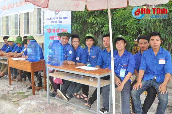 dong hanh cung sy tu tai diem thi cd nghe cong nghe ha tinh