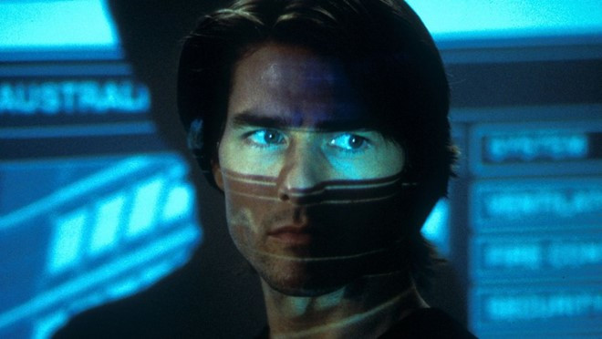 2000 - Mission: Impossible II (Paramount): Cuộc tái xuất của chàng điệp viên Ethan Hunt (Tom Cruise) trên màn ảnh rộng đạt doanh thu lên tới 546,3 triệu USD. Qua đó, bộ phim hành động của đạo diễn Ngô Vũ Sâm tuy gây ra nhiều tranh cãi nhưng vẫn vượt qua được Gladiator - tác phẩm thắng giải Oscar Phim truyện hay nhất sau đó (457 triệu USD), tại cuộc chiến phòng vé mùa hè. nhung phim bom tan he an khach nhat the ky xxi
