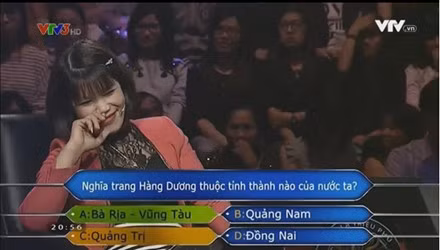 Cô Nguyễn Thị Kim Liên - Hiệu trưởng Trường tiểu học Phù Ninh (Phú Thọ) trả lời sai câu hỏi trong chương trình Ai là triệu phú bị cư dân mạng "ném đá" tơi bời. tan nhan toi tu dau khi cai thien cuong tin va cai toi bi de doa