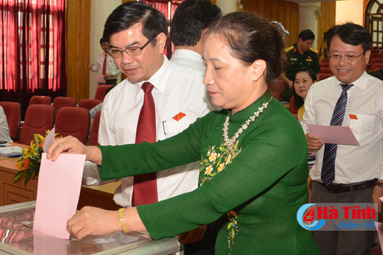 ong dang quoc khanh tai cu chu tich ubnd tinh ha tinh