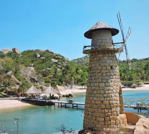 resort o cam ranh noi danh voi 3 bo phim dinh dam