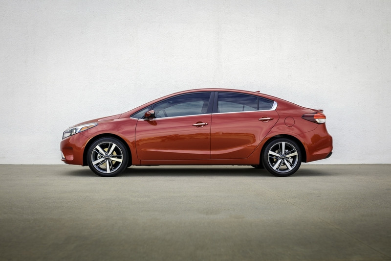 kia forte 2017 trinh lang voi dong co moi thiet ke cai tien