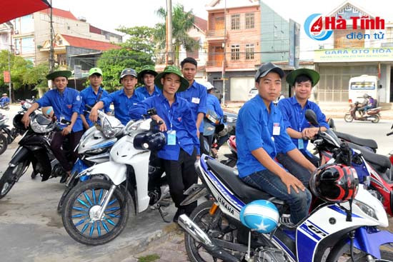 dong hanh cung sy tu tai diem thi cd nghe cong nghe ha tinh