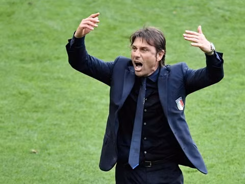 nhin lai vong 1 8 euro dau an hlv bai hoc griezmann va mo hinh thu quan