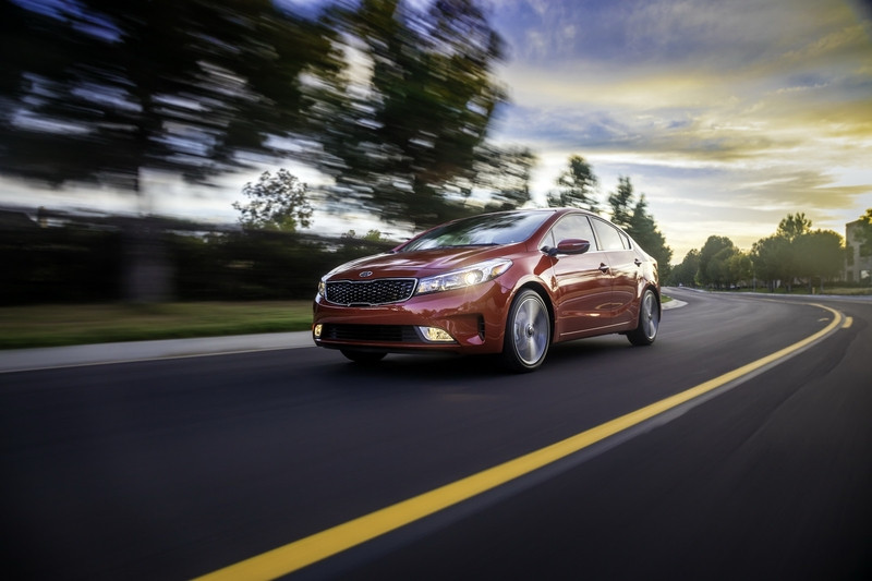 kia forte 2017 trinh lang voi dong co moi thiet ke cai tien