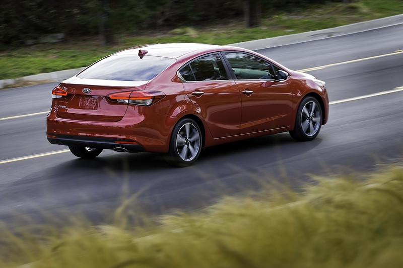 kia forte 2017 trinh lang voi dong co moi thiet ke cai tien