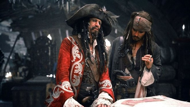 2007 - Pirates of the Caribbean: At World’s End (Disney): Đúng một năm sau tập hai, Disney tiếp tục tung ra phần ba của Cướp biển Caribê. Bộ phim mới “chỉ” còn kiếm được 963,4 triệu USD. Nhưng như thế cũng là đủ để chàng cướp biển Jack Sparrow vượt qua cuộc phiêu lưu thứ năm của Harry Potter ở Order of the Phoenix (939 triệu USD) và Spider-Man 3 (890 triệu USD). nhung phim bom tan he an khach nhat the ky xxi