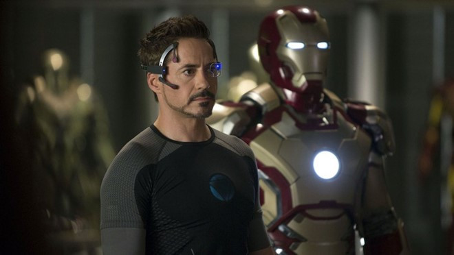 2013 - Iron Man 3 (Disney): Chiến thắng của The Avengers khiến khán giả đổ xô tới rạp xem Iron Man 3 hồi mùa hè 2013, giúp bộ phim thu 1,21 tỷ USD. Trong khi đó, tác phẩm “á quân” là Despicable Me 2 với 970 triệu USD. nhung phim bom tan he an khach nhat the ky xxi