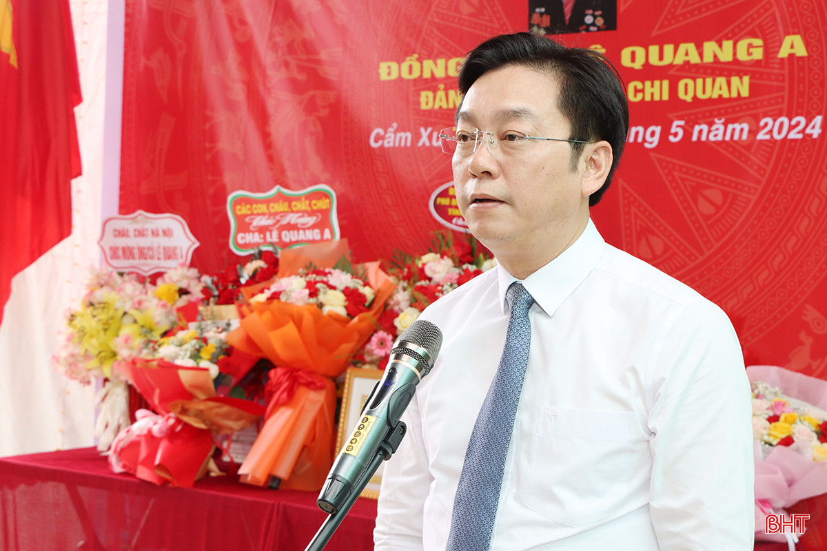 Bí thư Huyện ủy Cẩm Xuyên Nguyễn Văn Thành phát biểu tại buổi lễ. 1.jpg