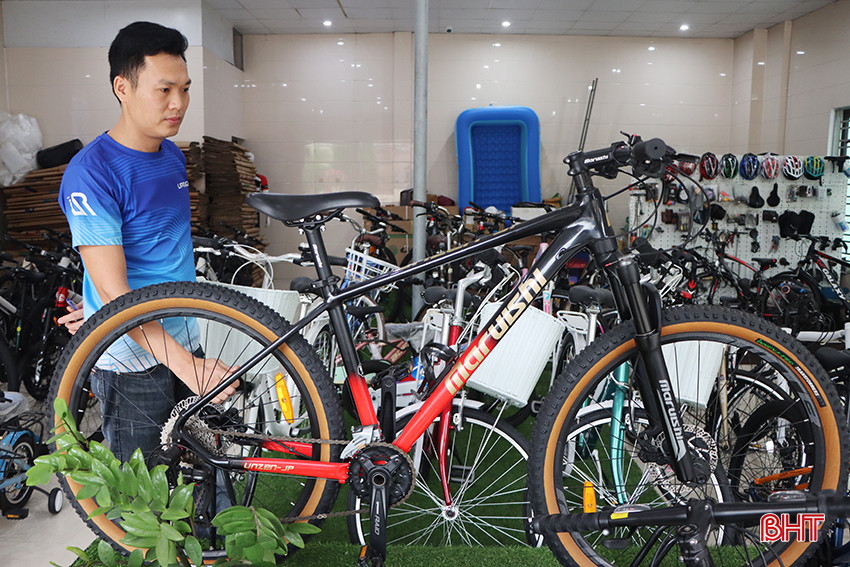 Thị trường xe đạp ở Hà Tĩnh đang khá phong phú từ kiểu dáng, thương hiệu đến giá tiền. 5.jpg