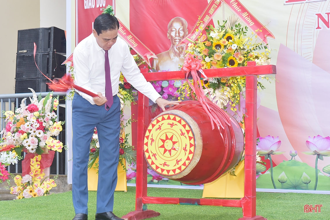 Lãnh đạo Hà Tĩnh chung vui lễ khai giảng năm học mới 2022 - 2023