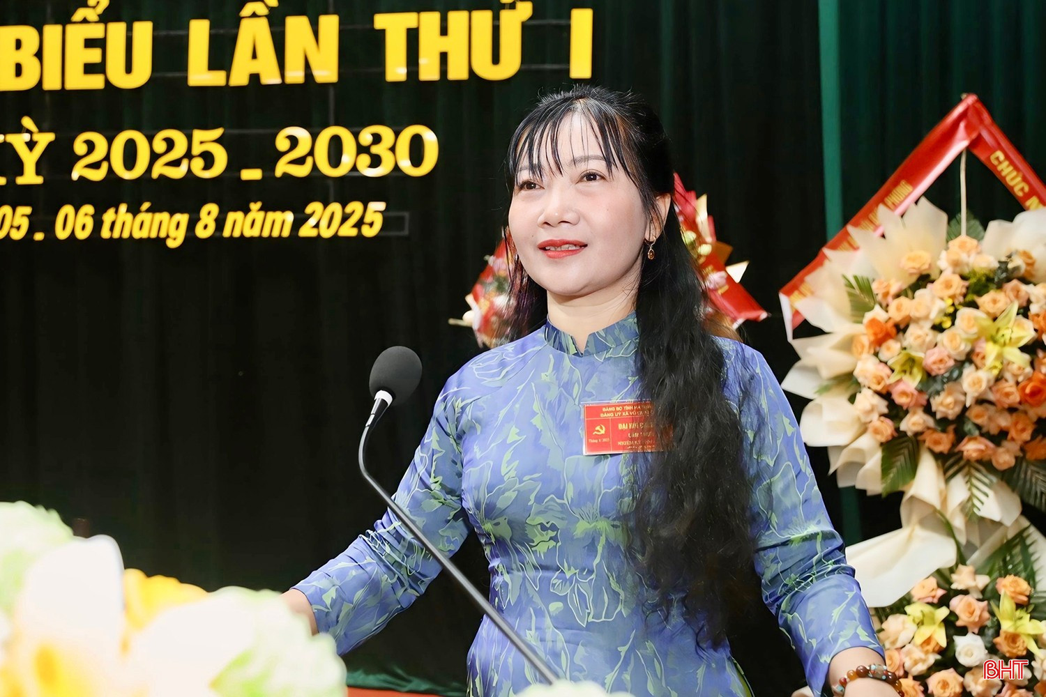 Chủ tịch UBND xã Vũ Quang Phan Hồng Yến trình bày diễn văn khai mạc đại hội. bqbht_br_z6883369020476-96eff54fd06430b18c0b62d5c6a11301-1.jpg