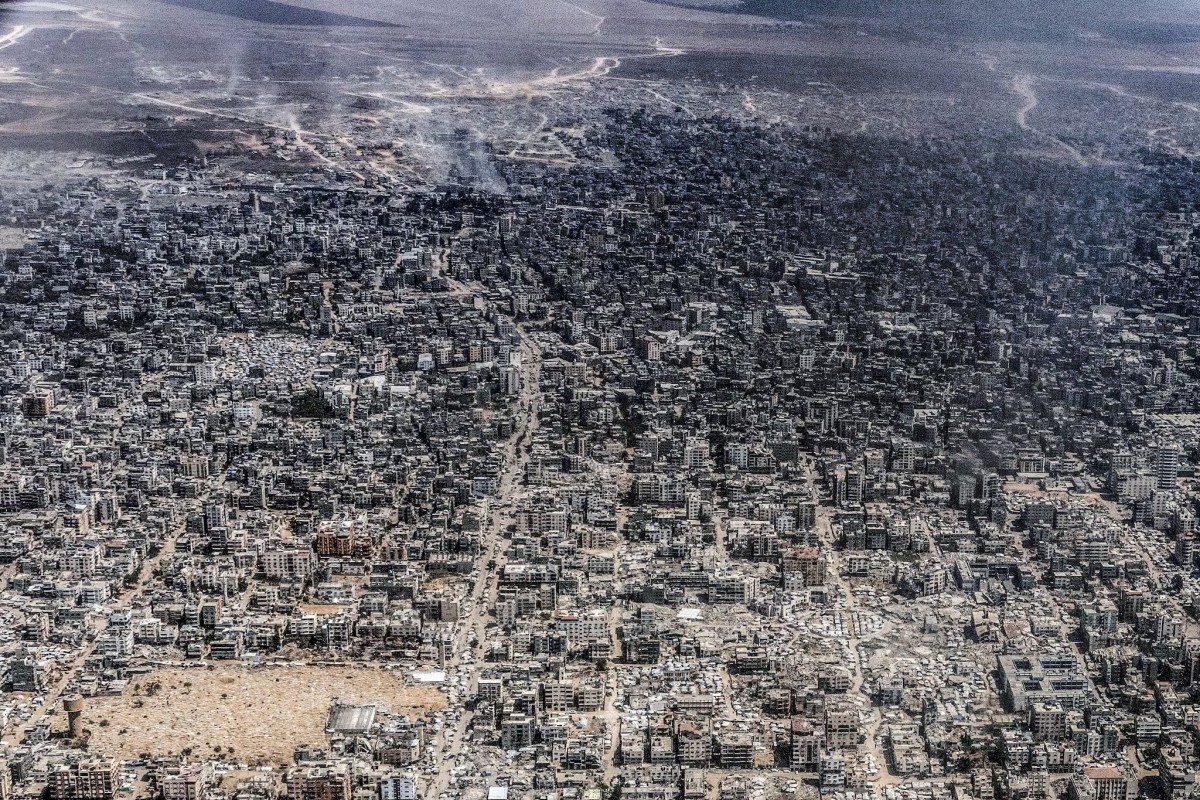 Hình ảnh chụp từ trên cao ngày 30/7 cho thấy Dải Gaza hoang tàn, đổ nát sau gần hai năm xung đột.