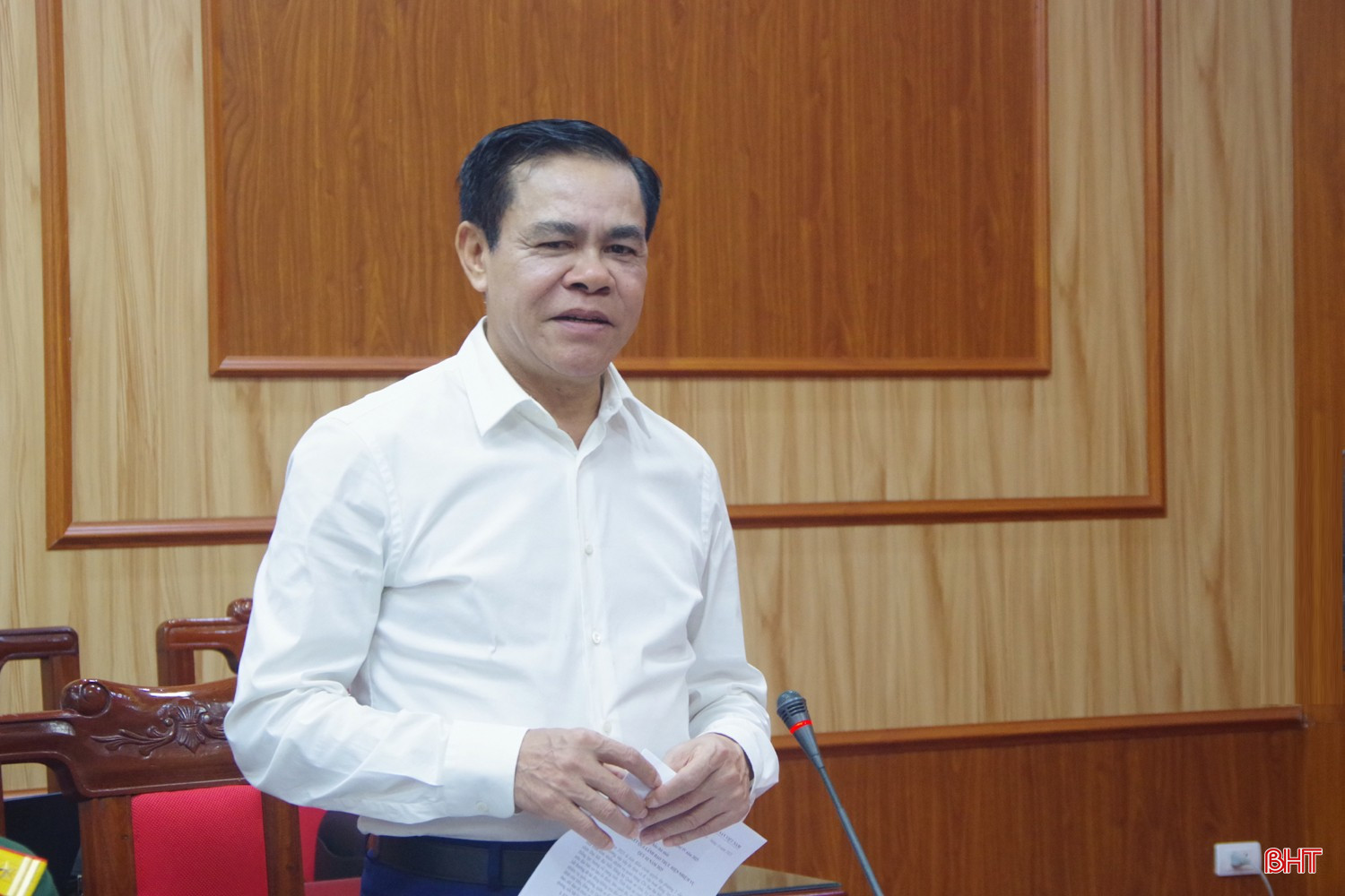 Đồng chí Võ Trọng Hải - Phó Bí thư Tỉnh ủy, Chủ tịch UBND tỉnh phát biểu tại hội nghị. bqbht_br_a4-1.jpg
