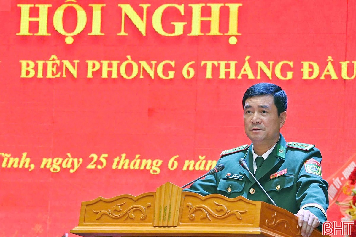 Đại tá Bùi Hồng Thanh - Phó Chỉ huy trưởng Bộ Chỉ huy quân sự tỉnh, kiêm Chỉ huy trưởng Ban Chỉ huy Biên phòng đề nghị cán bộ, chiến sĩ lực lượng tiếp tục phát huy trí tuệ, năng lực, phẩm chất đạo đức, nêu cao tinh thần đoàn kết, hoàn thành xuất sắc nhiệm vụ được giao, góp phần xây dựng lực lượng BĐBP ngày càng lớn mạnh, đáp ứng hiệu quả nhiệm vụ công tác biên phòng trong tình hình mới. 15.jpg