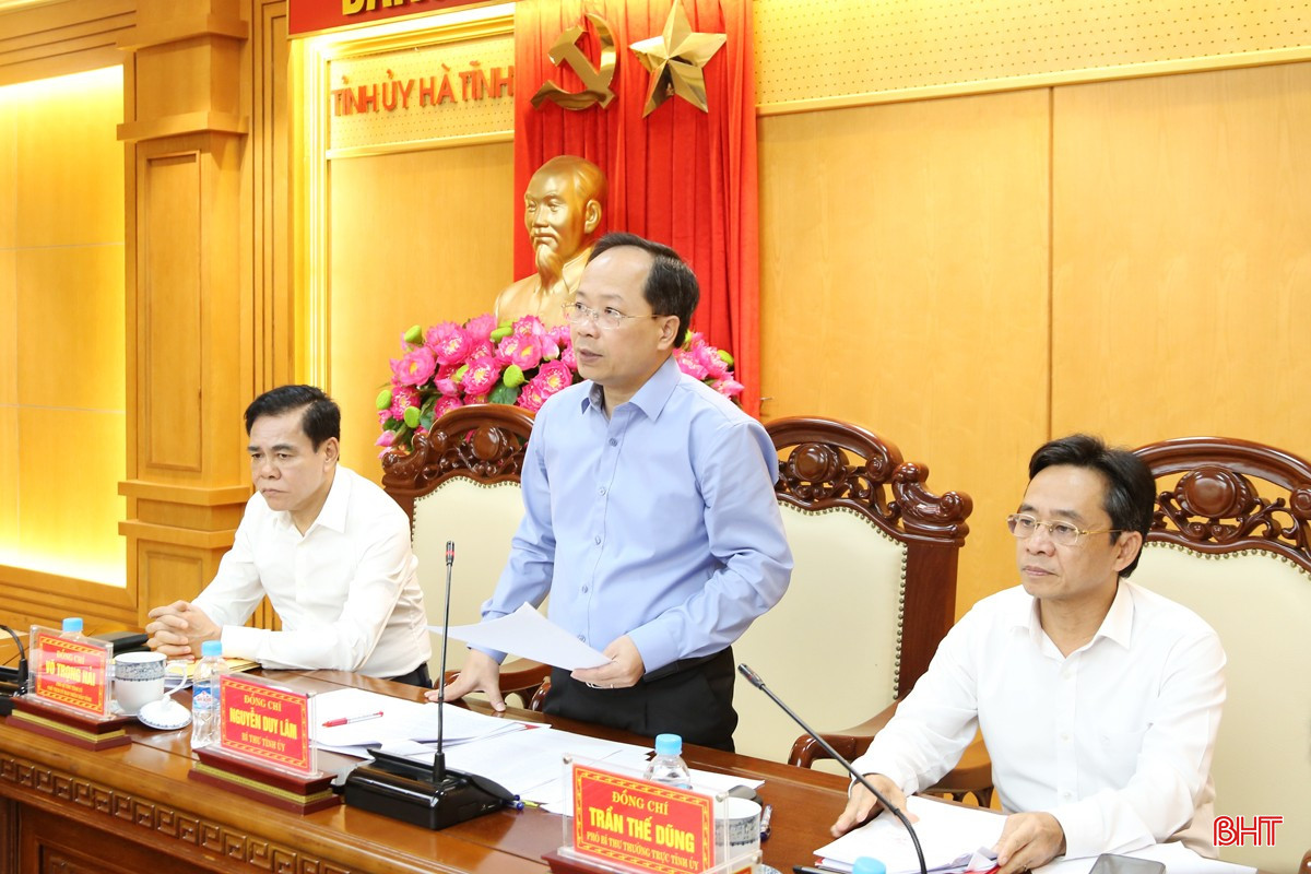 Bí thư Tỉnh ủy Nguyễn Duy Lâm kết luận cuộc làm việc. bqbht_br_13a.jpg