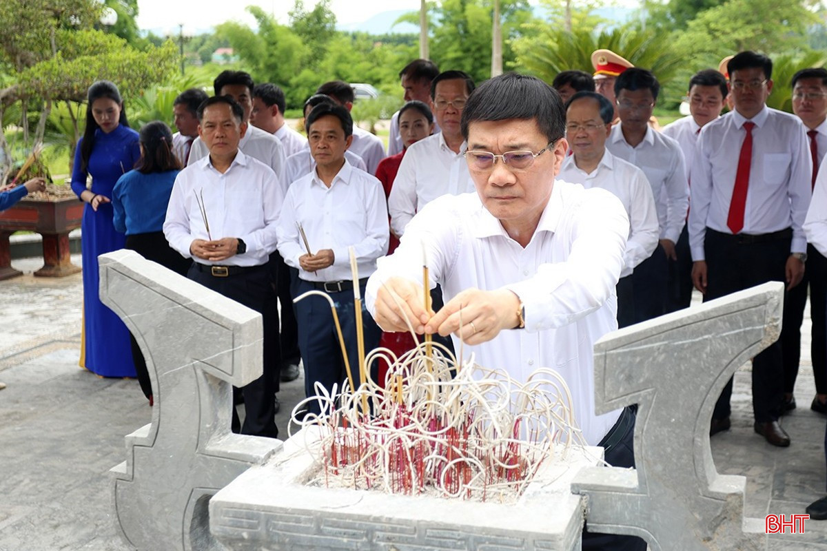 Đồng chí Vũ Hồng Thanh - Ủy viên Trung ương Đảng, Phó Chủ tịch Quốc hội... bqbht_br_dang-huong-ly-tu-trong-5aa.jpg