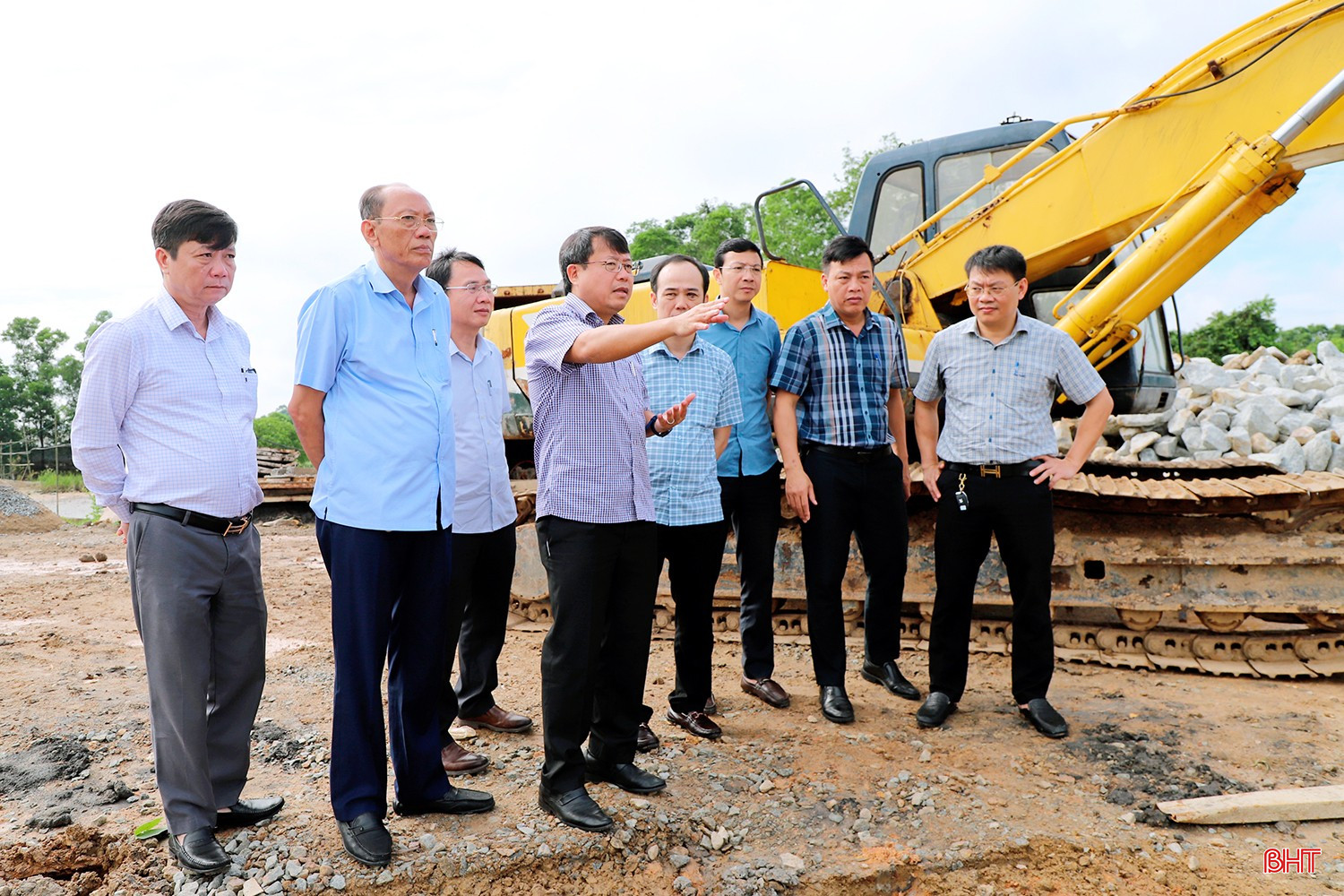 Đoàn kiểm tra dự án xây dựng cống Cầu Sú ở phường Trần Phú. bqbht_br_img-1419.jpg