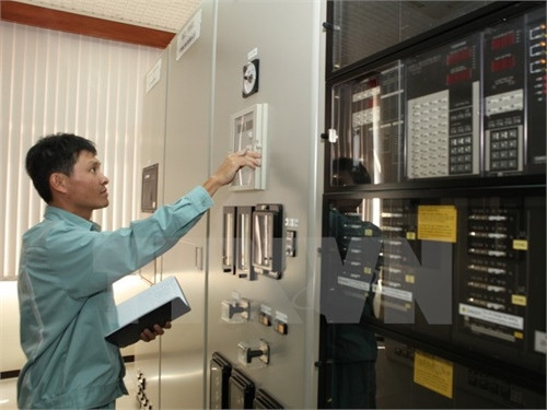 Vận hành phát điện tại nhà máy thủy điện Hàm Thuận (DHD). (Ảnh: Ngọc Hà/TTXVN)