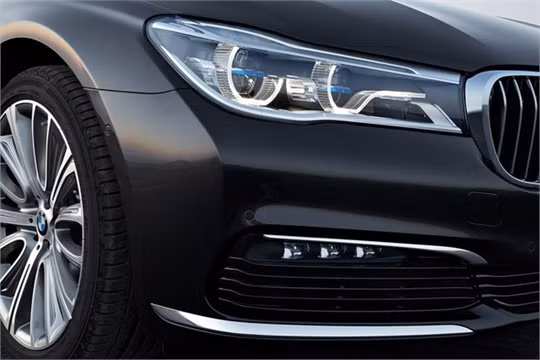 BMW 7-Series thế hệ mới ra mắt, tiết kiệm xăng như xe máy ảnh 7