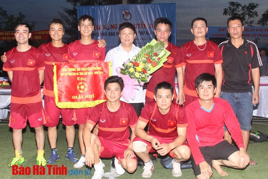 Đội bóng Phòng PA 83 Công an Hà Tĩnh giành giải Nhì