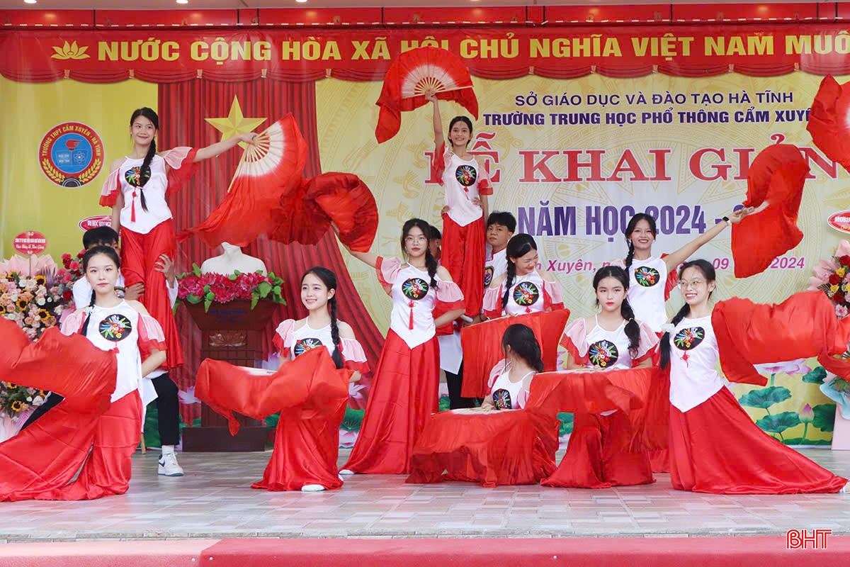 thpt cẩm xuyên.jpg