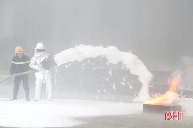 Diễn tập cứu hỏa, cứu nạn tại trung tâm thương mại lớn nhất Hà Tĩnh