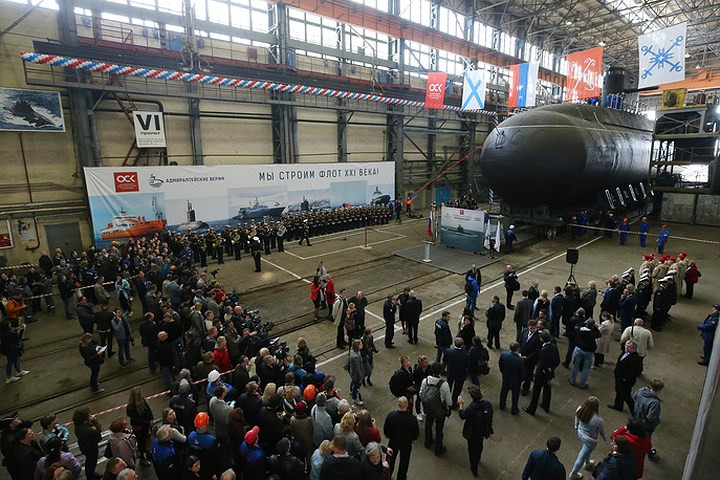 Cận cảnh tàu ngầm tàng hình “bóng ma trên biển” Kronshtadt của Nga