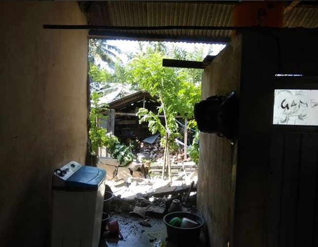 hiện trường tan hoang sau trận động đất, sóng thần ở indonesia hình 7 Khung cảnh tan hoang sau trận động đất, sóng thần ở Indonesia