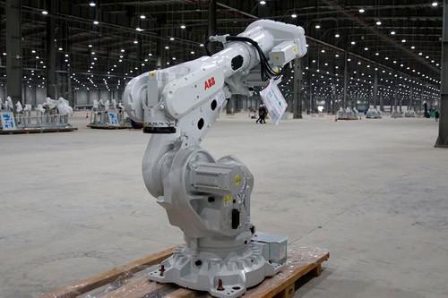 Nhà máy VinFast - điều kỳ lạ giữa biển khơi