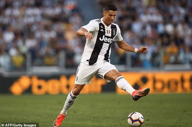 Juventus thắng Napoli 3-1: Giờ thì ai còn chê Ronaldo ích kỷ?