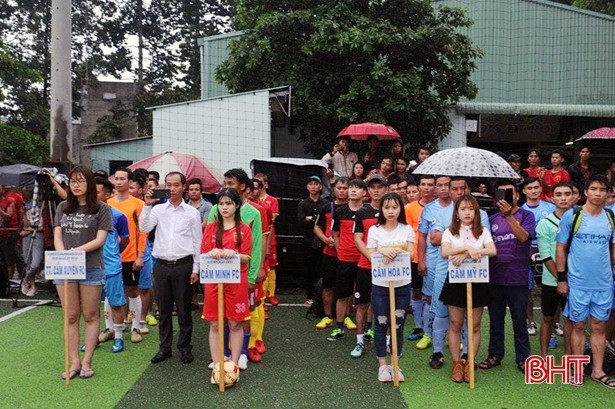 Khai mạc Giải bóng đá Hội Đồng hương Cẩm Xuyên khu vực phía Nam