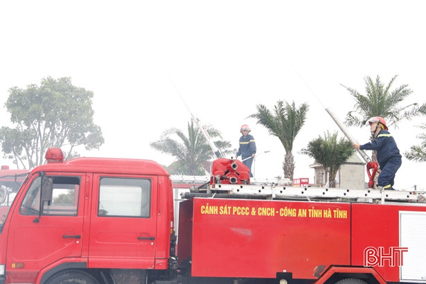 Diễn tập cứu hỏa, cứu nạn tại trung tâm thương mại lớn nhất Hà Tĩnh