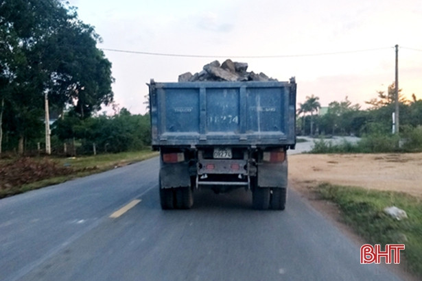 “Xẻ thịt” đất trồng cây lâm nghiệp ở Hương Khê